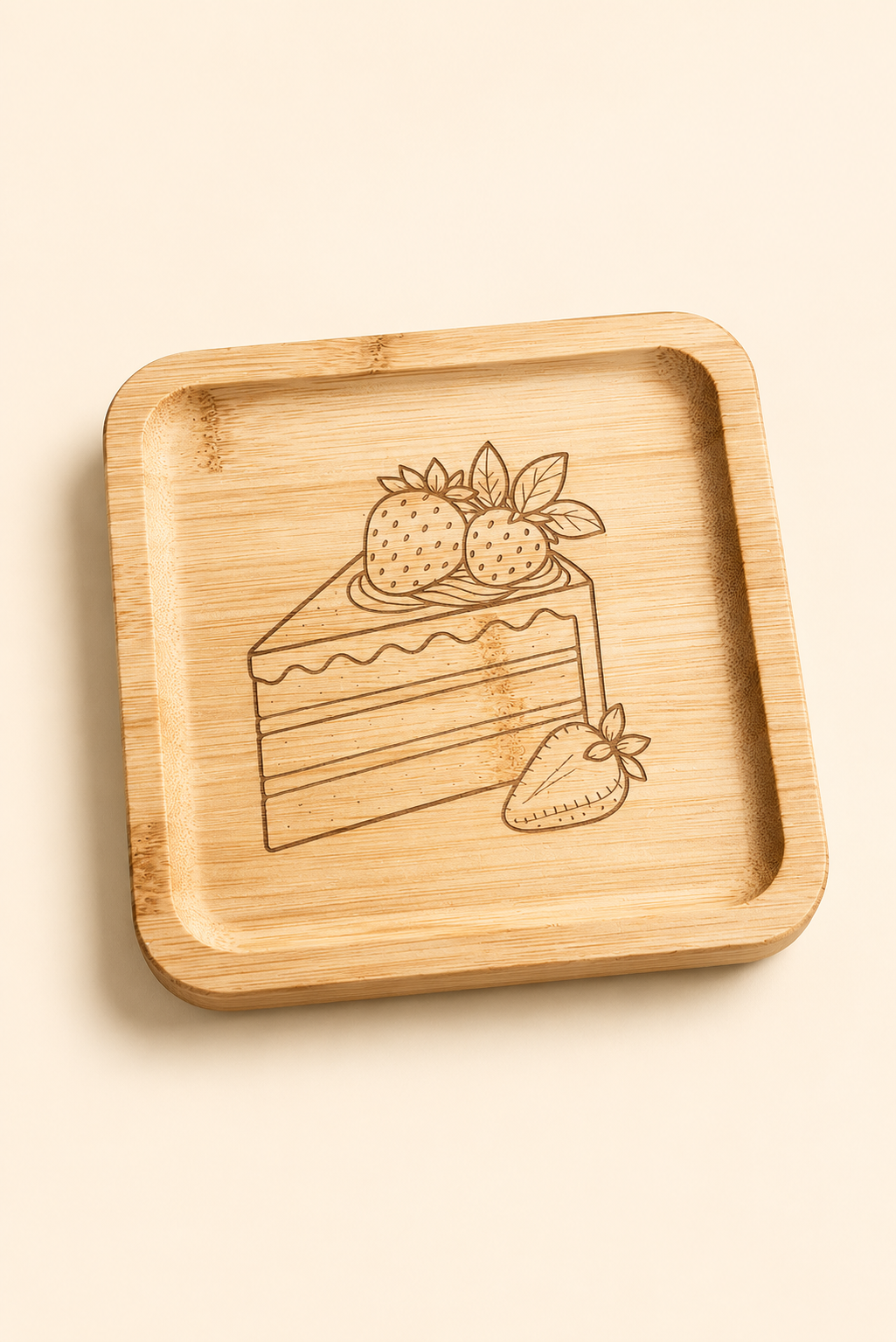Classic Çilekli Pasta Bambu Meyve Tabağı - 15x15