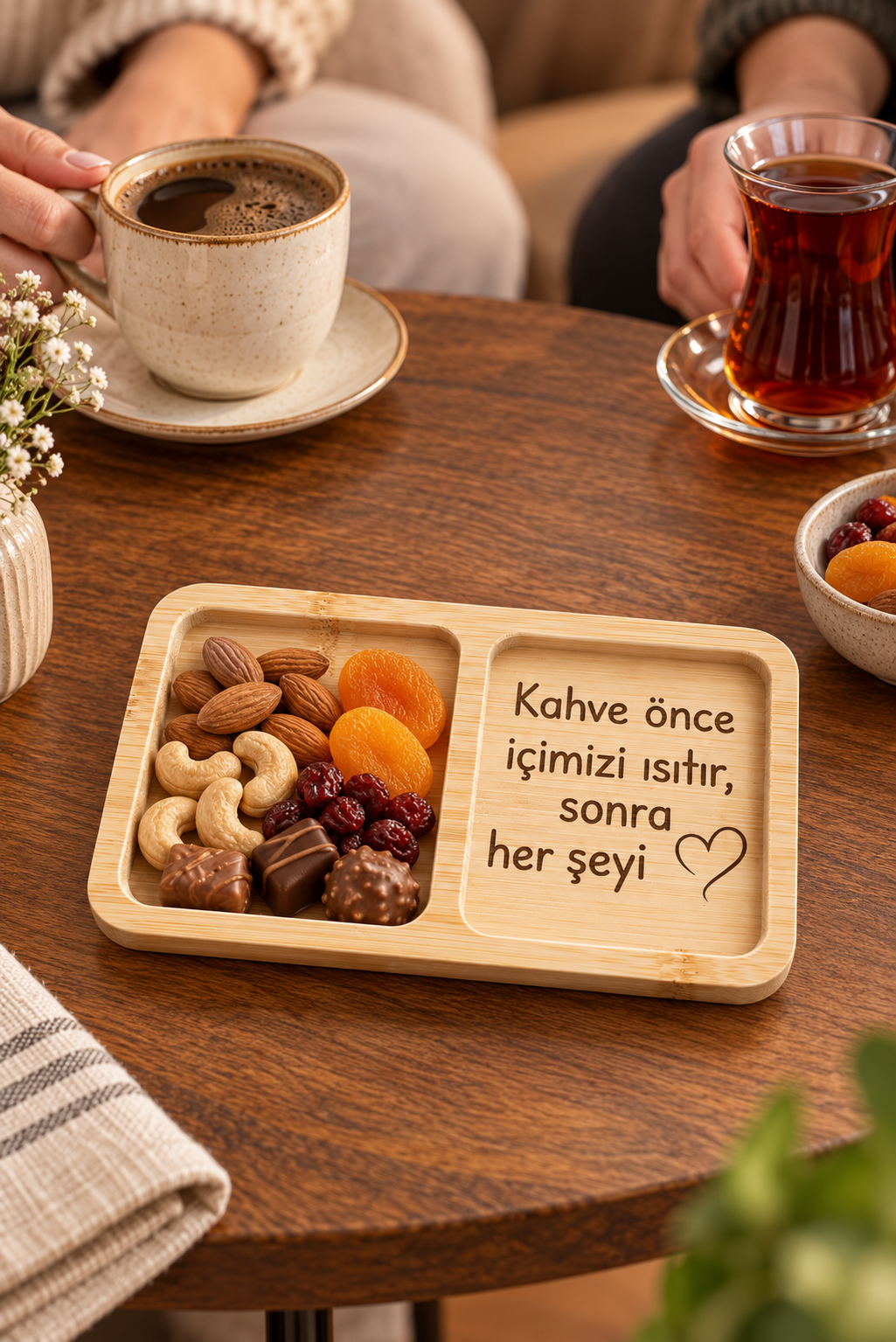 "Kahve Önce İçimizi Isıtır" Kalp Desenli Bambu Çerezlik